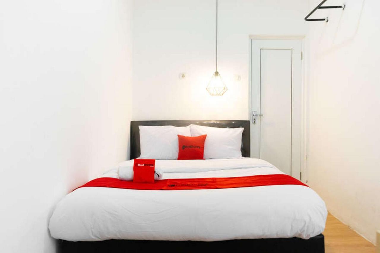 Reddoorz Near Sam Poo Kong 3 Semarang Hotel Bagian luar foto