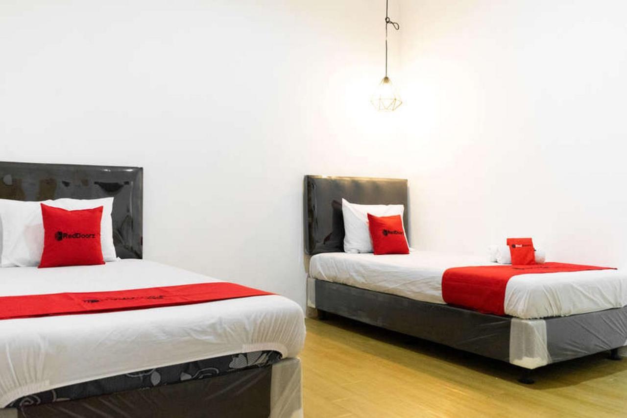 Reddoorz Near Sam Poo Kong 3 Semarang Hotel Bagian luar foto