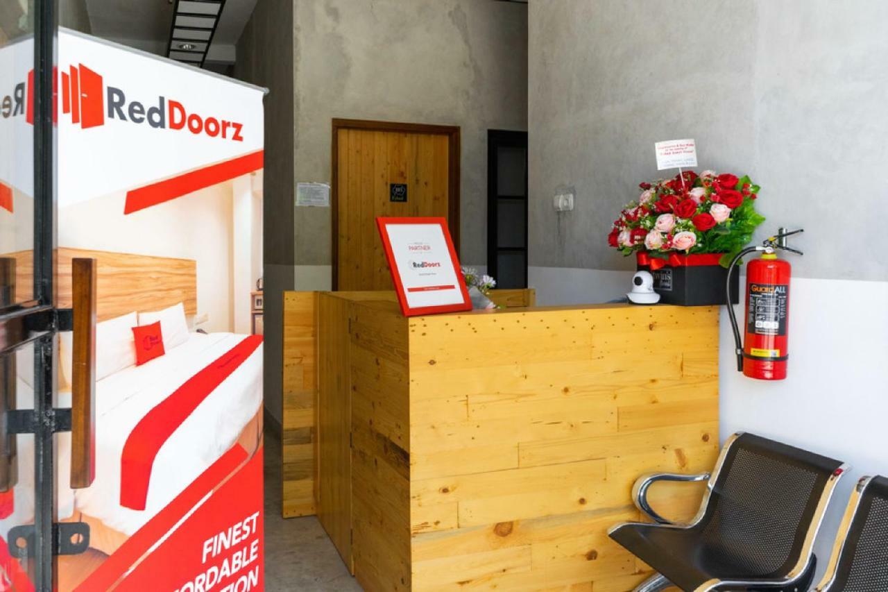Reddoorz Near Sam Poo Kong 3 Semarang Hotel Bagian luar foto